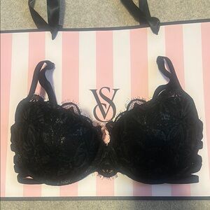 Pink Victoria's Secret date push up Black Lace Bra